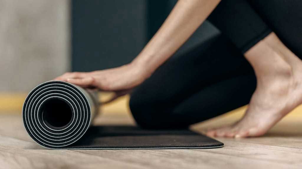 3 Essential Yoga Equipment List to Support Your Yoga Class