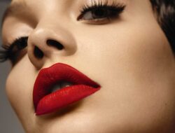 Natural Makeup With Red Lipstick To Stay Elegant And Slaying